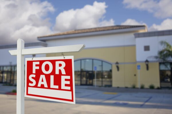 5 Tips for Commercial Real Estate Signs That Sell