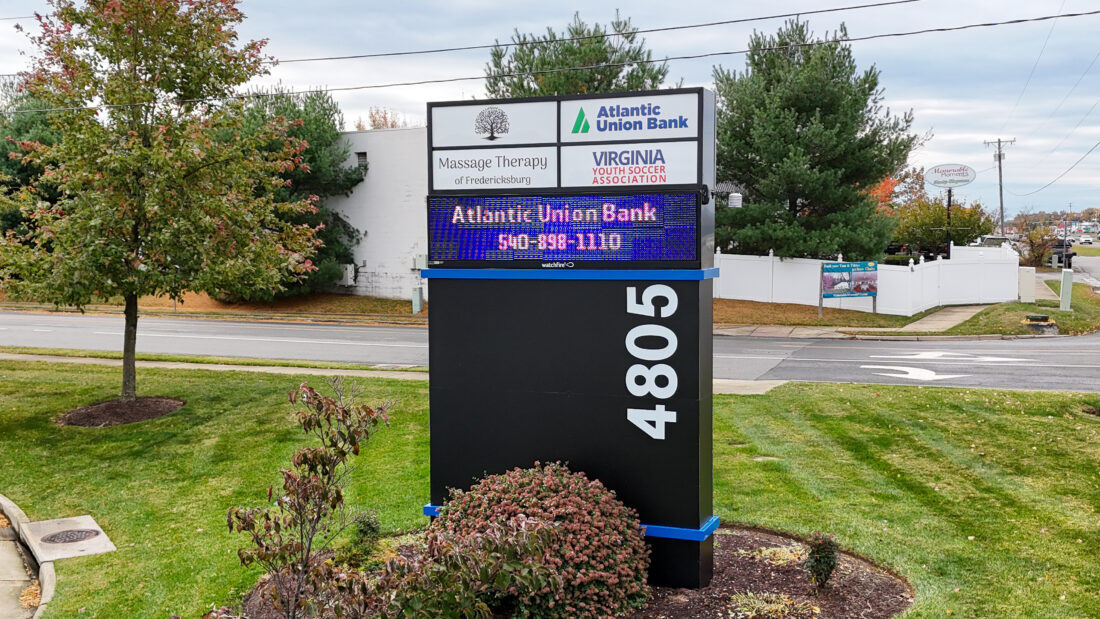 Photo of Large Monument/Pylon Sign with Electronic Message Center and Tenant Panels for bank in Spotsylvania, VA. SIgn was manufactured & installed by Distinct Sign Solutions in Fredericksburg, VA