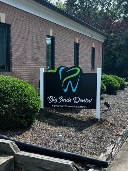 Big Smile Dental Monument Sign