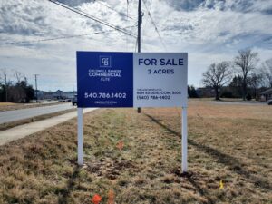 Photo of custom commercial real estate sign in Fredericksburg, VA. Sign was manufactured & installed by Distinct Sign Solutions in Fredericksburg, VA