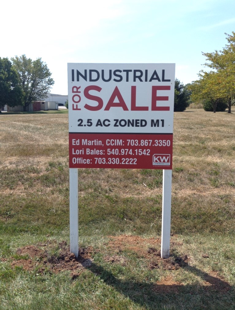 Photo of commercial real estate sign for Keller Williams in Winchester, VA. Sign was manufactured & installed by Distinct Sign Solutions in Fredericksburg, VA