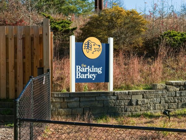 The Barking Barley’s monument sign