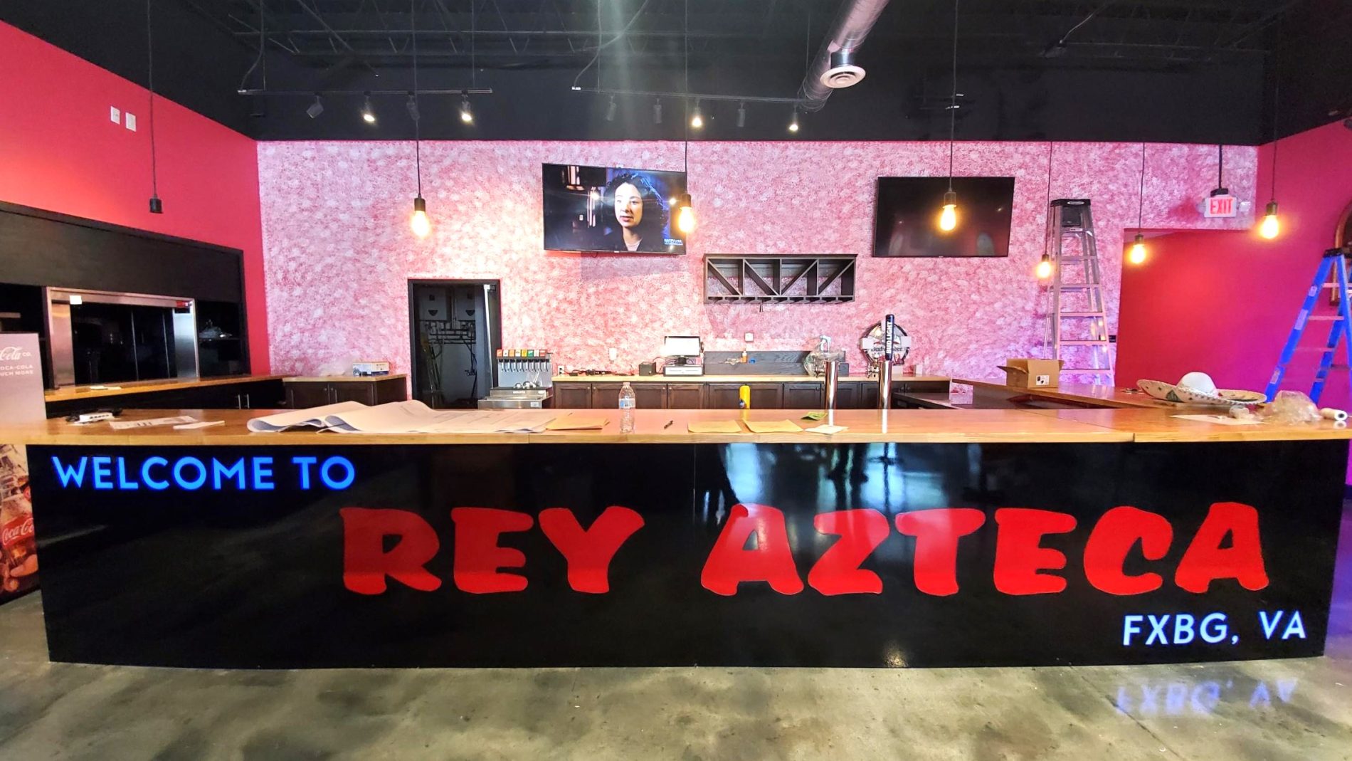 Rey Azteca Mexican Restaurant partnered with Distinct Sign Solutions for Illuminated (halo) sign in Fredericksburg.