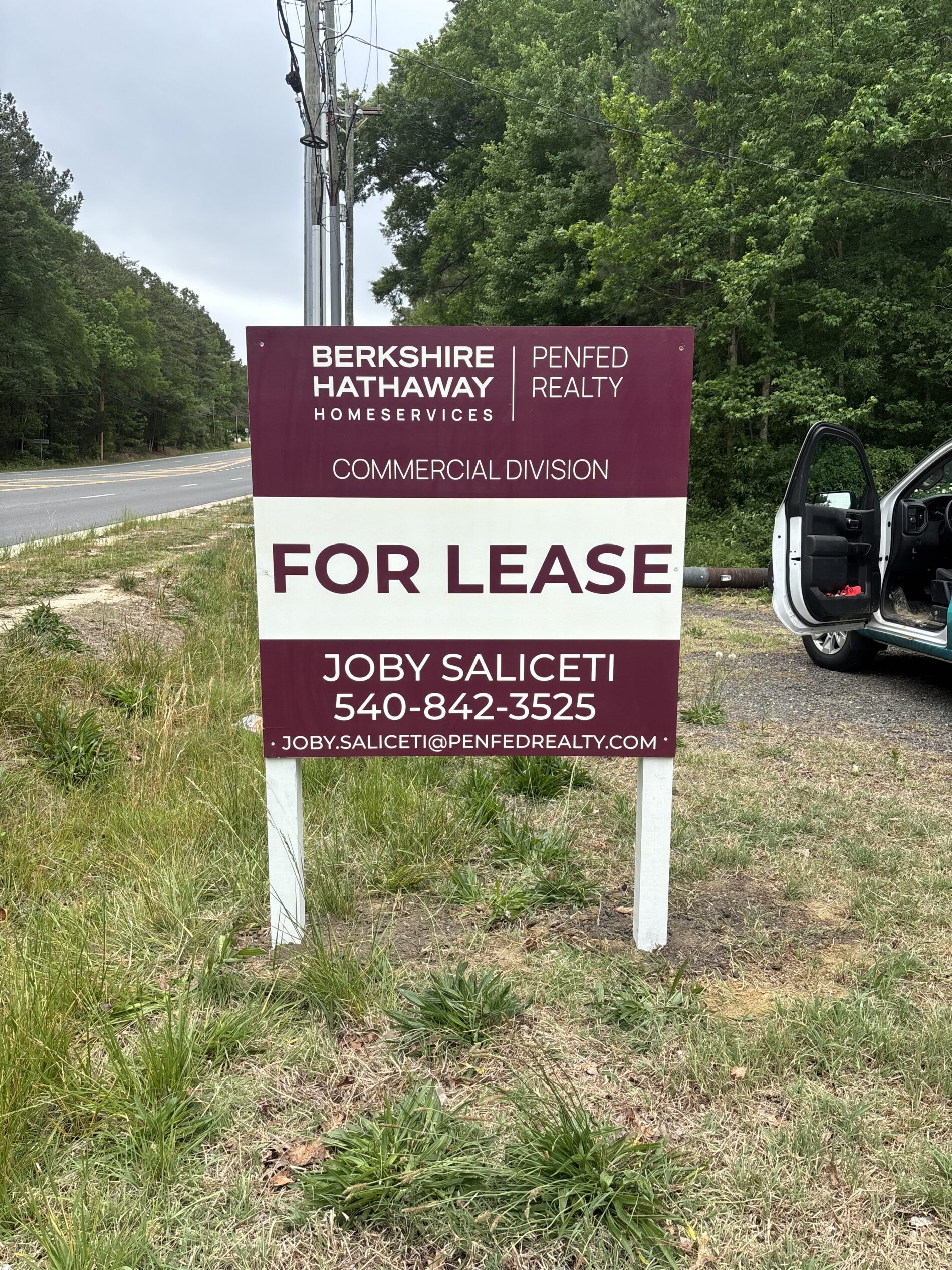 Berkshire Hathaway partnered with Distinct Sign Solutions for Real estate signs in Ruther Glen, Virginia.