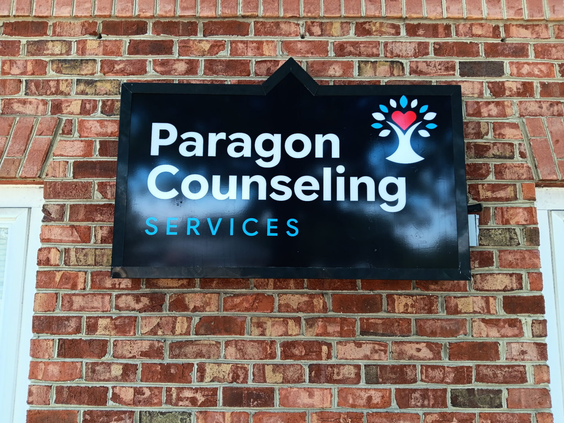Paragon Counseling partnered with Distinct Sign Solutions for Wayfinding signs in Fairfax, Virginia.