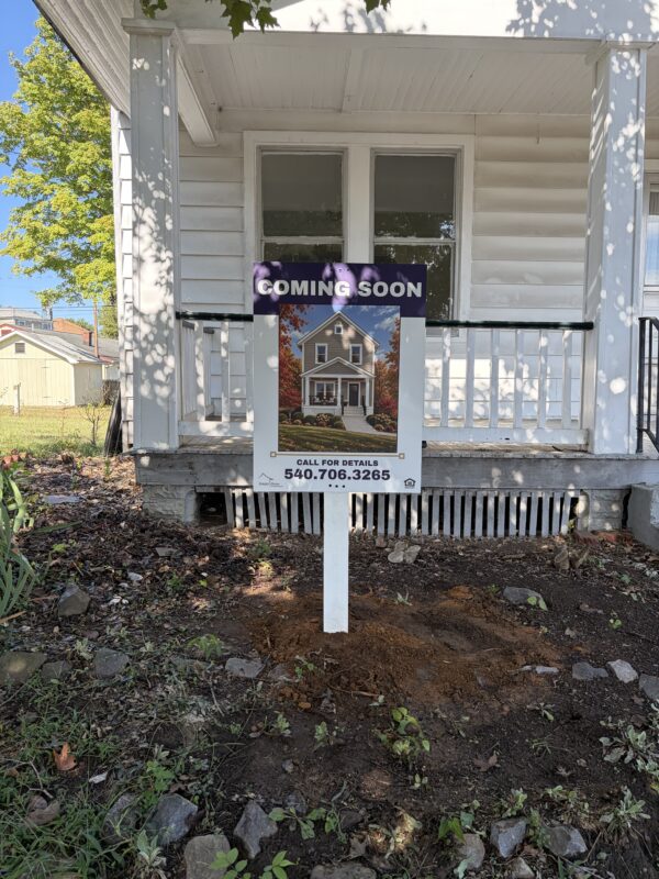 Simply Homes’s real estate signs